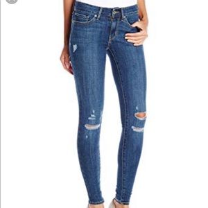 Levi’s 711 Skinny